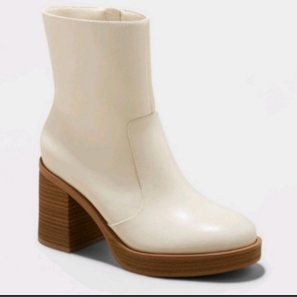 Universal Thread Women's Jenna Platform Boots